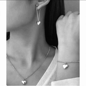 Elegant Silver Tone Heart Necklace and Earring Set In 18K White Gold-plate